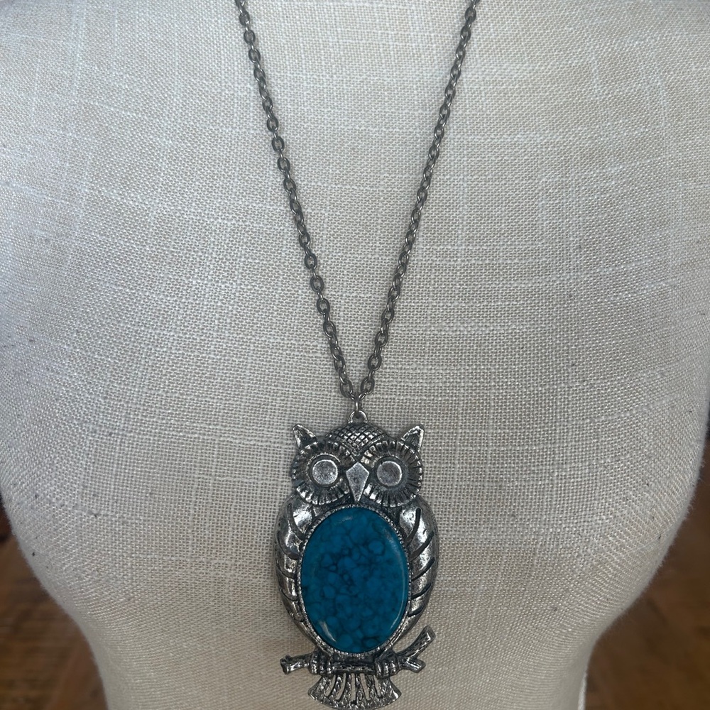 Silver Owl Pendant Necklace with Blue Stone